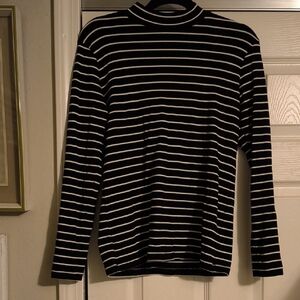 Black & White Striped Long Sleeve Top